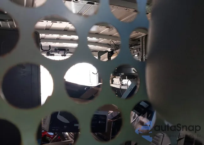 1N6BF0KM0GN810830: 41421636