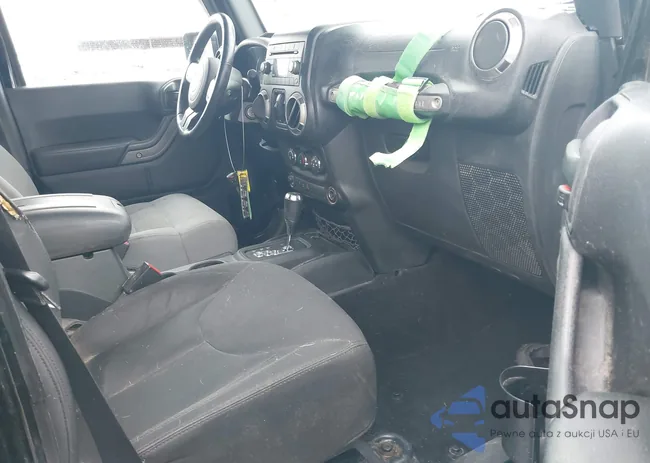 1C4HJWDG9GL109057: 41427764