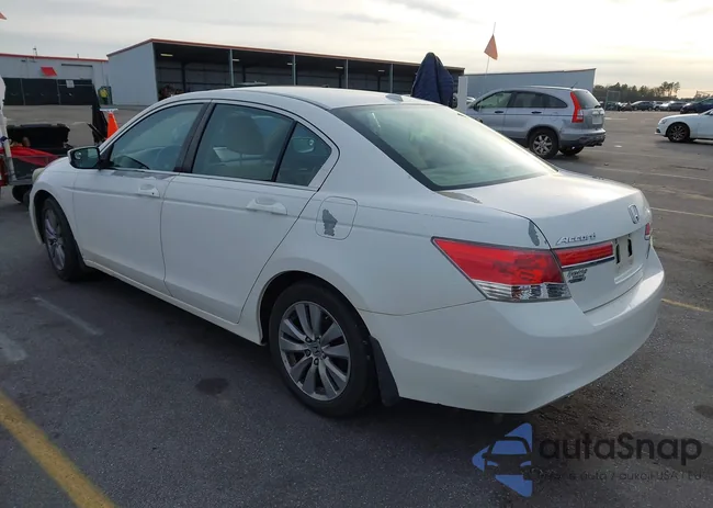 1HGCP2F83BA003782: 41428764