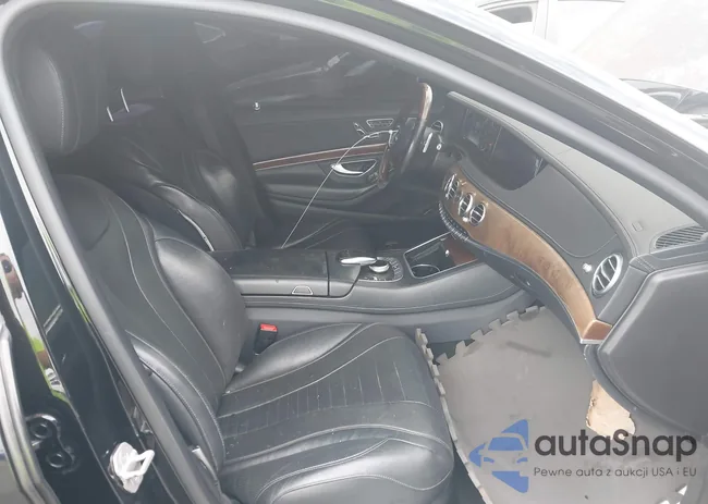 WDDUG8CB7FA183186: 41430552