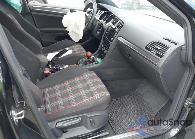 3VW5T7AU1KM004076: 41432119