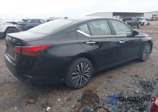 1N4BL4DV5RN335208: 41433610