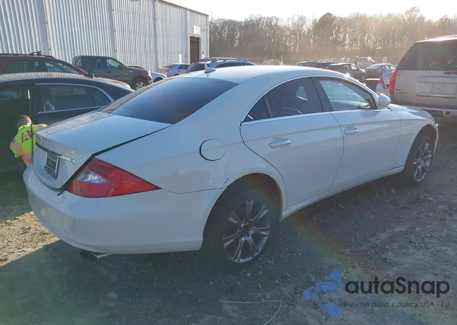 WDDDJ72X18A117065: 41439543