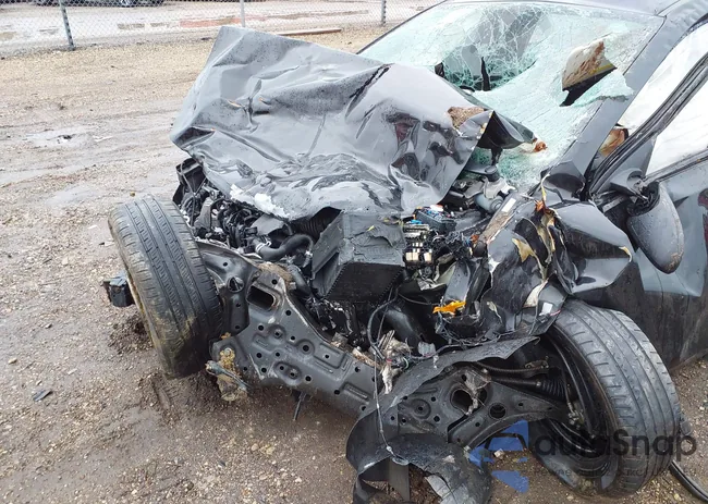 3KPF24AD9PE528876: 41442744