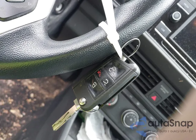 3VWCB7BU0KM200275: 41444019