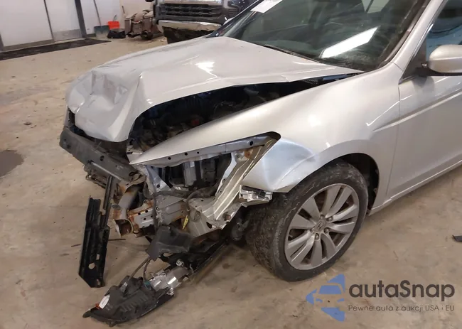 1HGCP2F83BA044509: 41449400