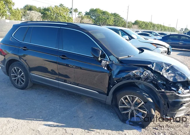 3VV3B7AX1LM019574: 41450002