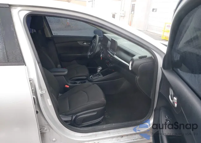 3KPF24AD0KE132053: 41465839