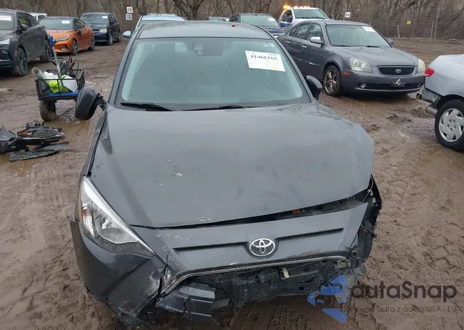 3MYDLBYV1HY187028: 41466165