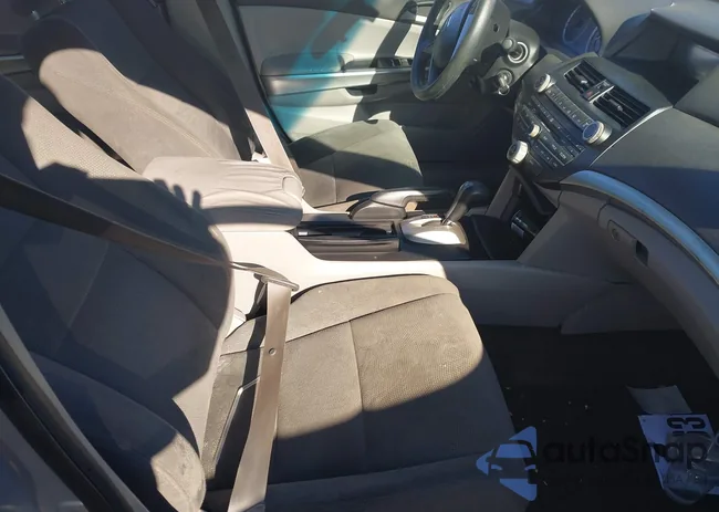 1HGCP3F71AA012380: 41480353