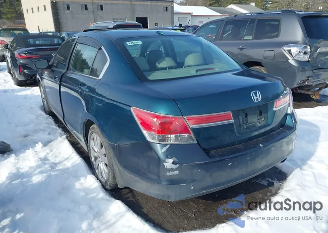 1HGCP2F87BA000500: 41482505