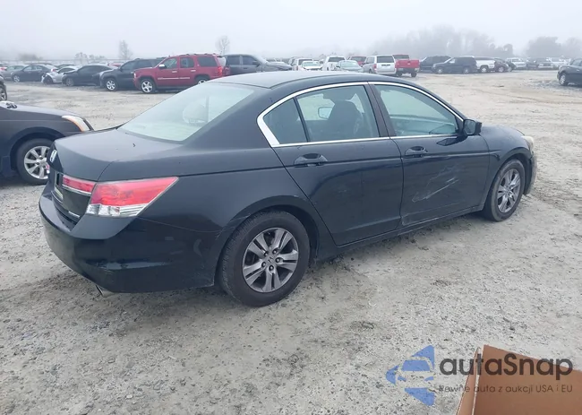 1HGCP2F62BA084093: 41489362