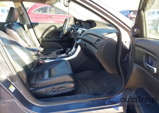 1HGCR2F86DA095676: 41493581