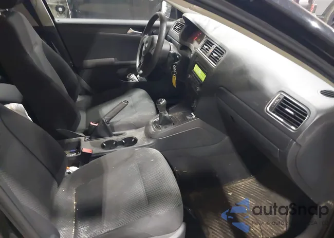 3VW1K7AJ9CM472825: 41502472