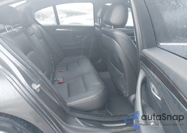 WBA5A7C58GG151475: 41506331