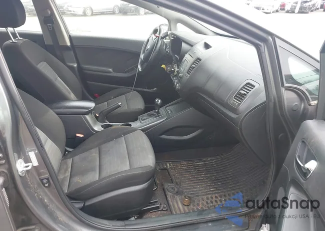 KNAFX4A81G5483574: 41505549