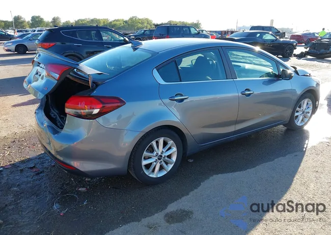 3KPFL4A7XHE051111: 40523812