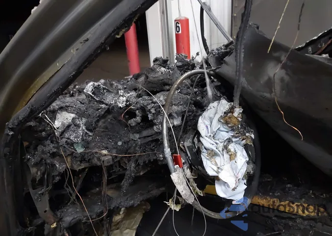 WBAKB8C54CC963461: 40535337