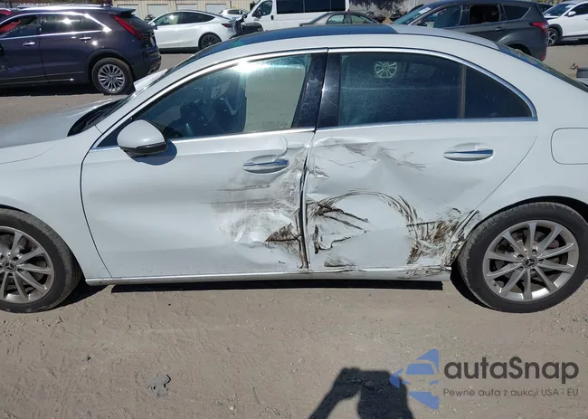 WDD3G4FB8LW037216: 40544198