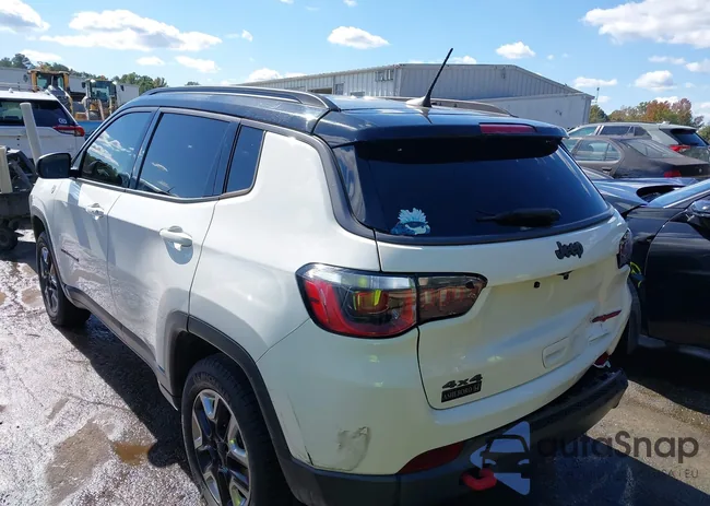 3C4NJDDB8JT467208: 40553958