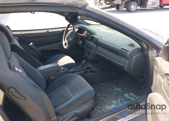 1C3EL45R25N579745: 40557932