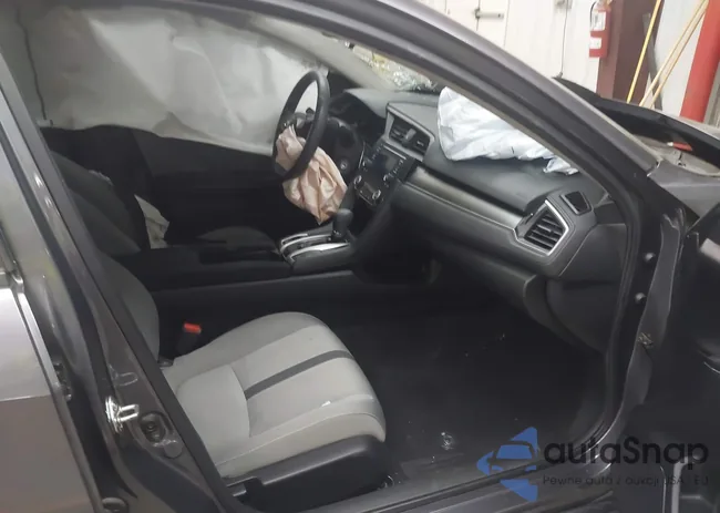 2HGFC2F58JH502060: 40564663