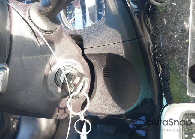 2T1BURHE0HC858135: 40571865