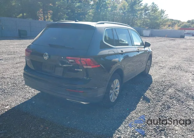 3VV2B7AXXKM090749: 40579747