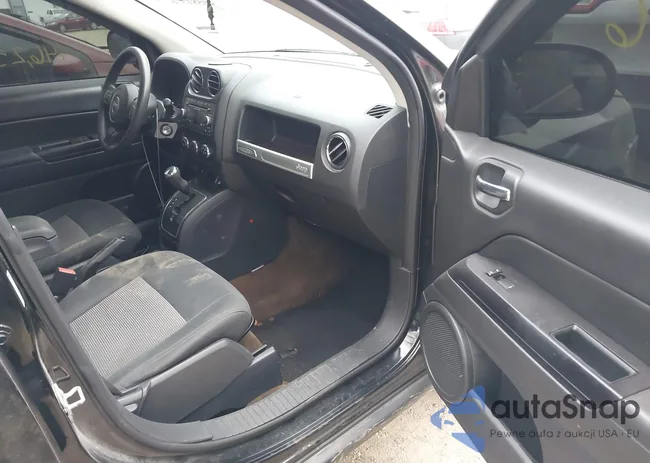 1C4NJCBA4GD641584: 40581376