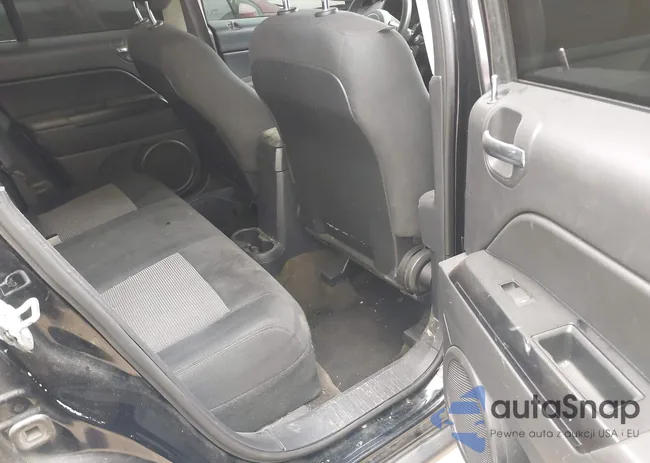 1C4NJCBA4GD641584: 40581376