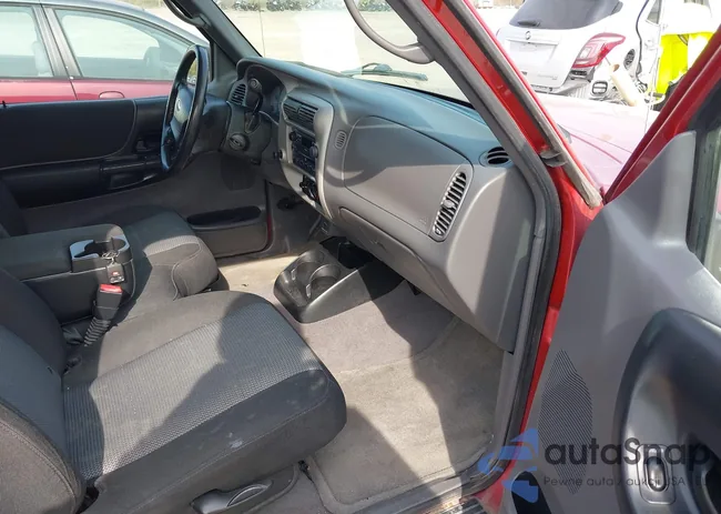 1FTYR44V13PA99588: 40582152