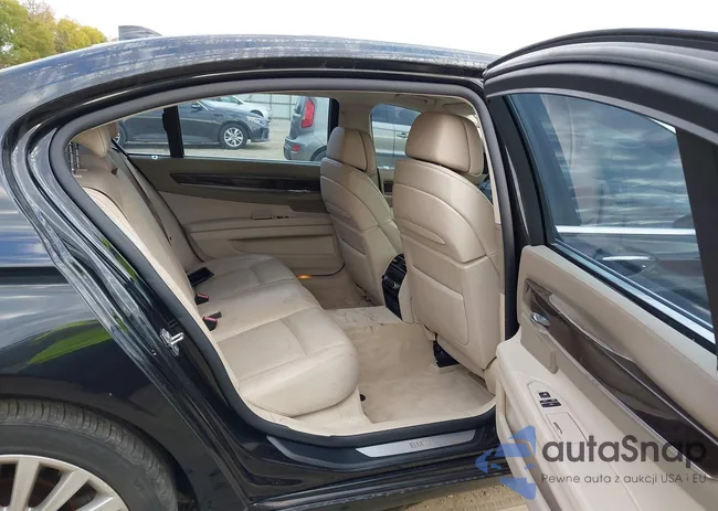 WBAKB8C5XACY63054: 40583629