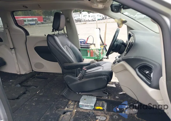 2C4RC1GG8JR314221: 40584866