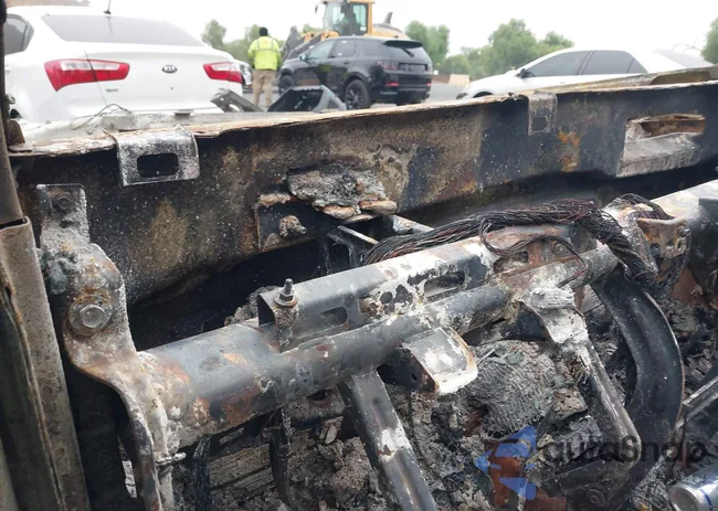 1GCGSBEN3J1102803: 40587719