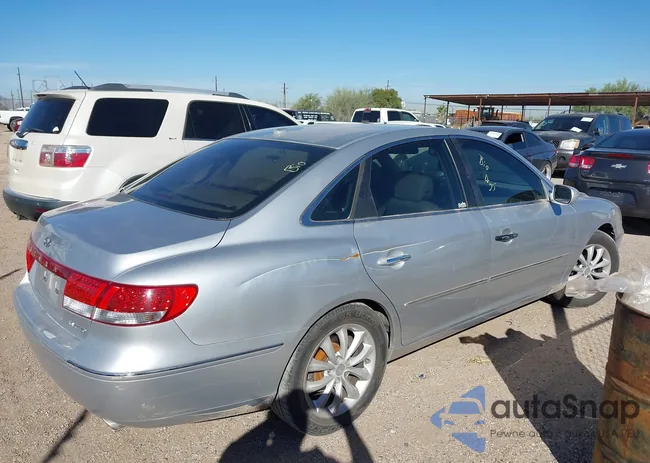 KMHFC46F28A316618: 40589279