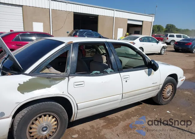 2G4WB52K7T1502427: 40593736