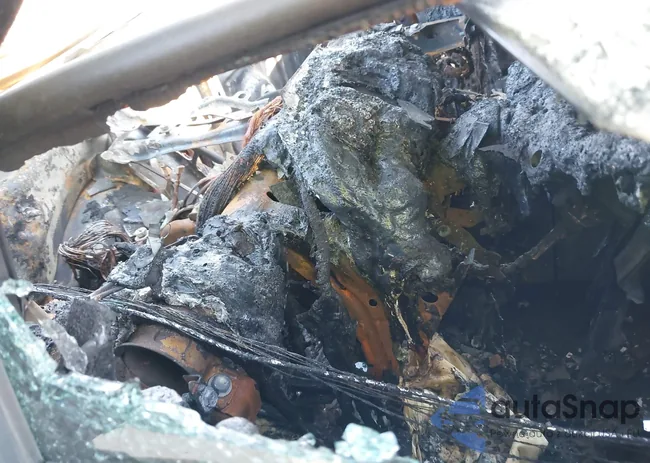 2T1BURHE5HC944301: 40594898