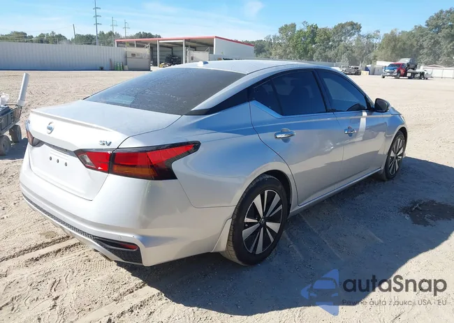 1N4BL4DV1KC131393: 40611015