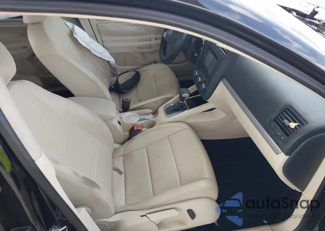 3VWAZ7AJ1AM096355: 40617386