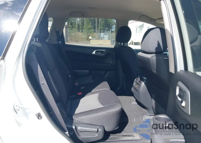 5N1DR2MN6HC689881: 40620414