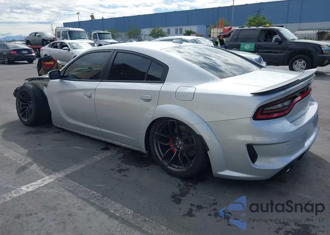 2C3CDXGJ6NH210344: 40620485