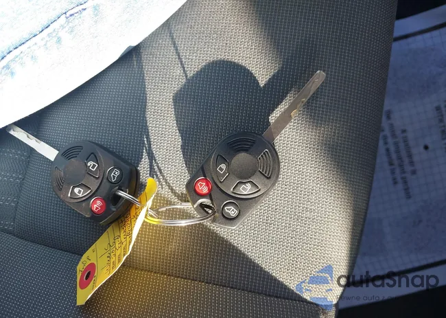 1FTYR2CM2FKA84290: 40621404