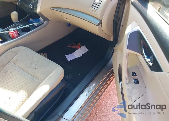 1N4AL3AP2FC588263: 40625971