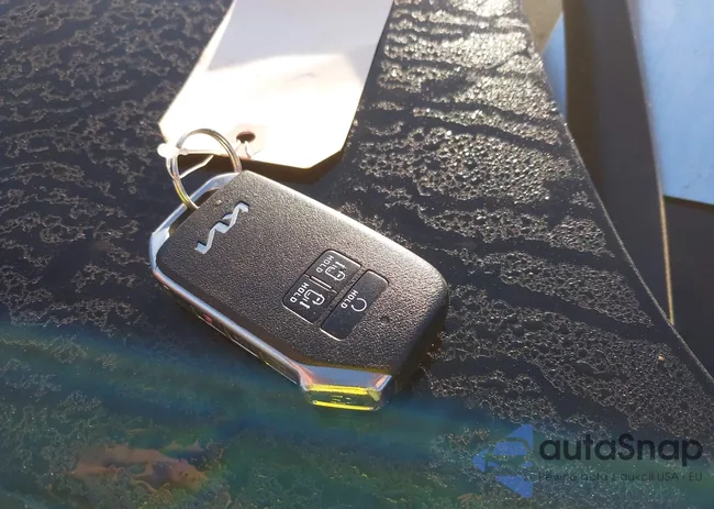 KNDNE5H30N6116595: 40627315