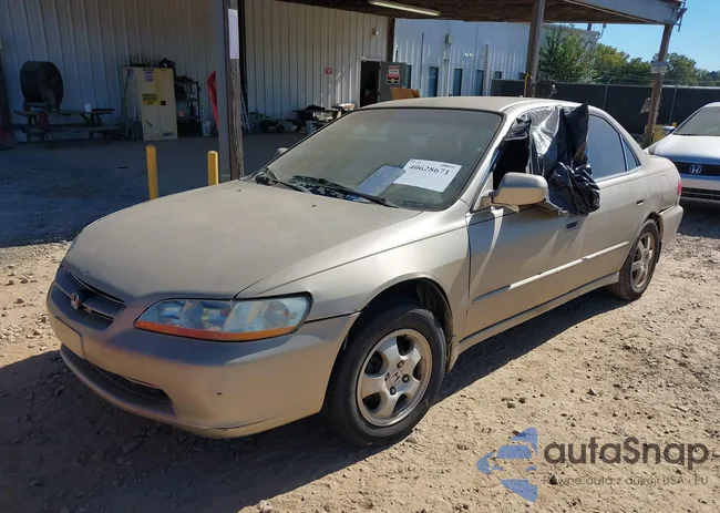 1HGCG6698YA107838: 40628671