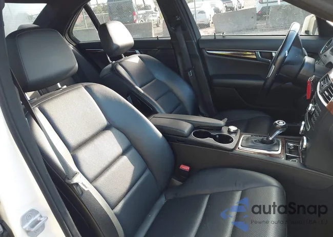 WDDGF8BB1CR207772: 40629369