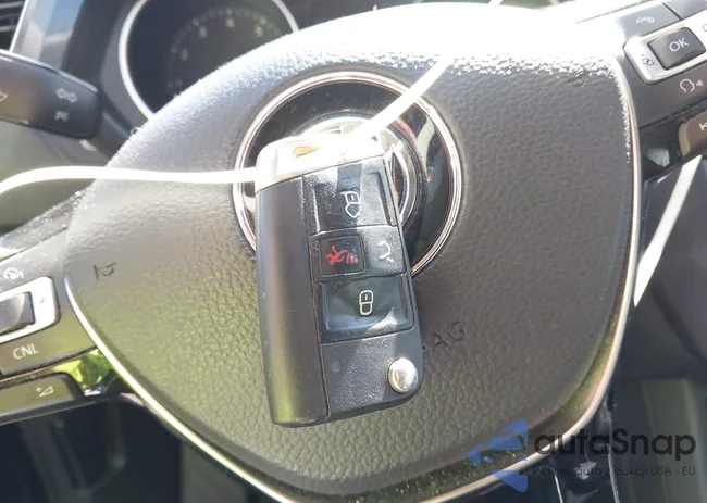 3VV2B7AX9JM142564: 40630666