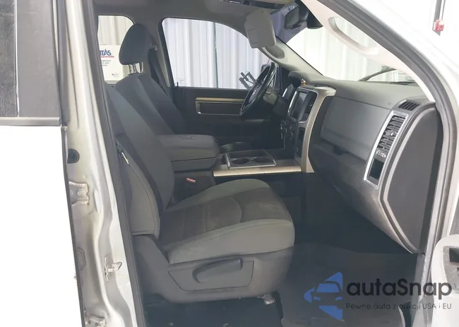 1C6RR7TM8ES269452: 40630681