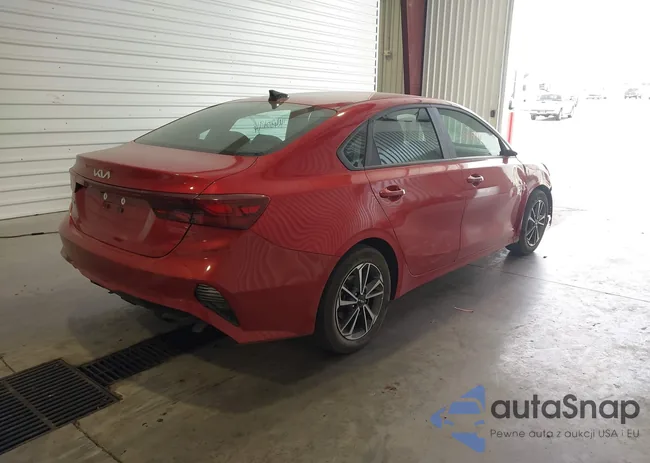 3KPF24AD9PE582727: 40635196