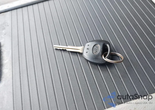 KNDMG4C77E6570837: 40636012